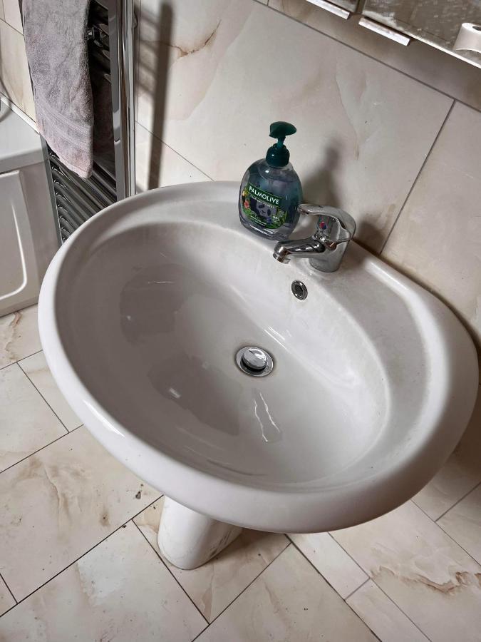 Luton Town House Near Airport Διαμέρισμα Εξωτερικό φωτογραφία