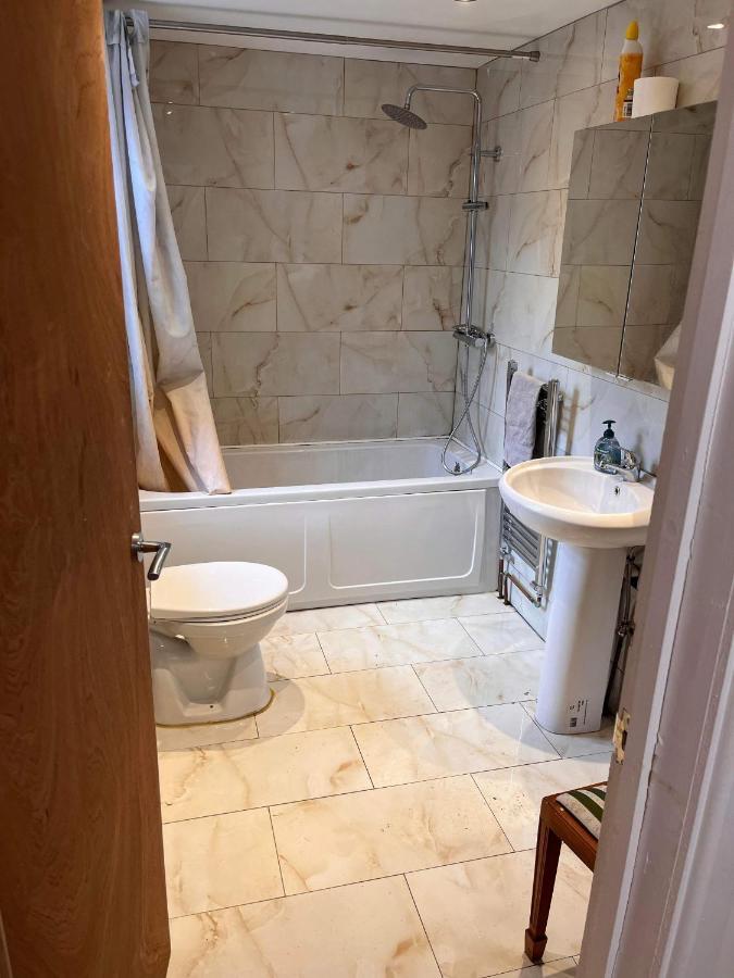 Luton Town House Near Airport Διαμέρισμα Εξωτερικό φωτογραφία