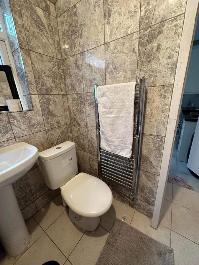 Luton Town House Near Airport Διαμέρισμα Εξωτερικό φωτογραφία