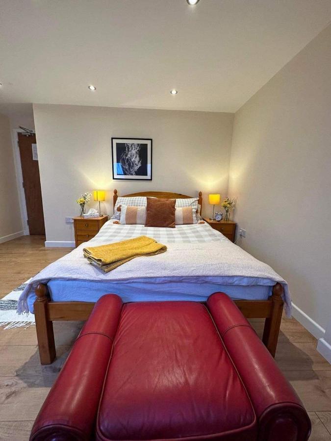 Luton Town House Near Airport Διαμέρισμα Εξωτερικό φωτογραφία
