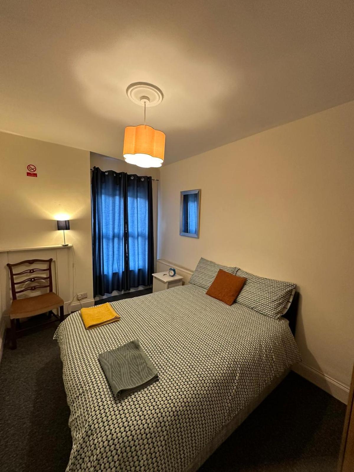 Luton Town House Near Airport Διαμέρισμα Εξωτερικό φωτογραφία