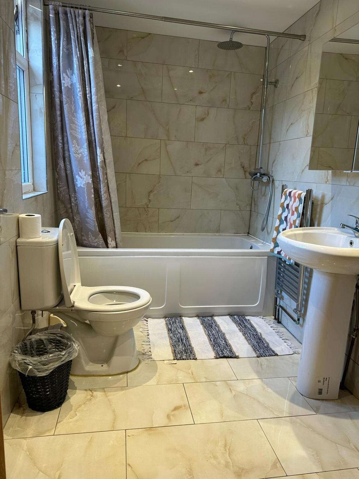 Luton Town House Near Airport Διαμέρισμα Εξωτερικό φωτογραφία