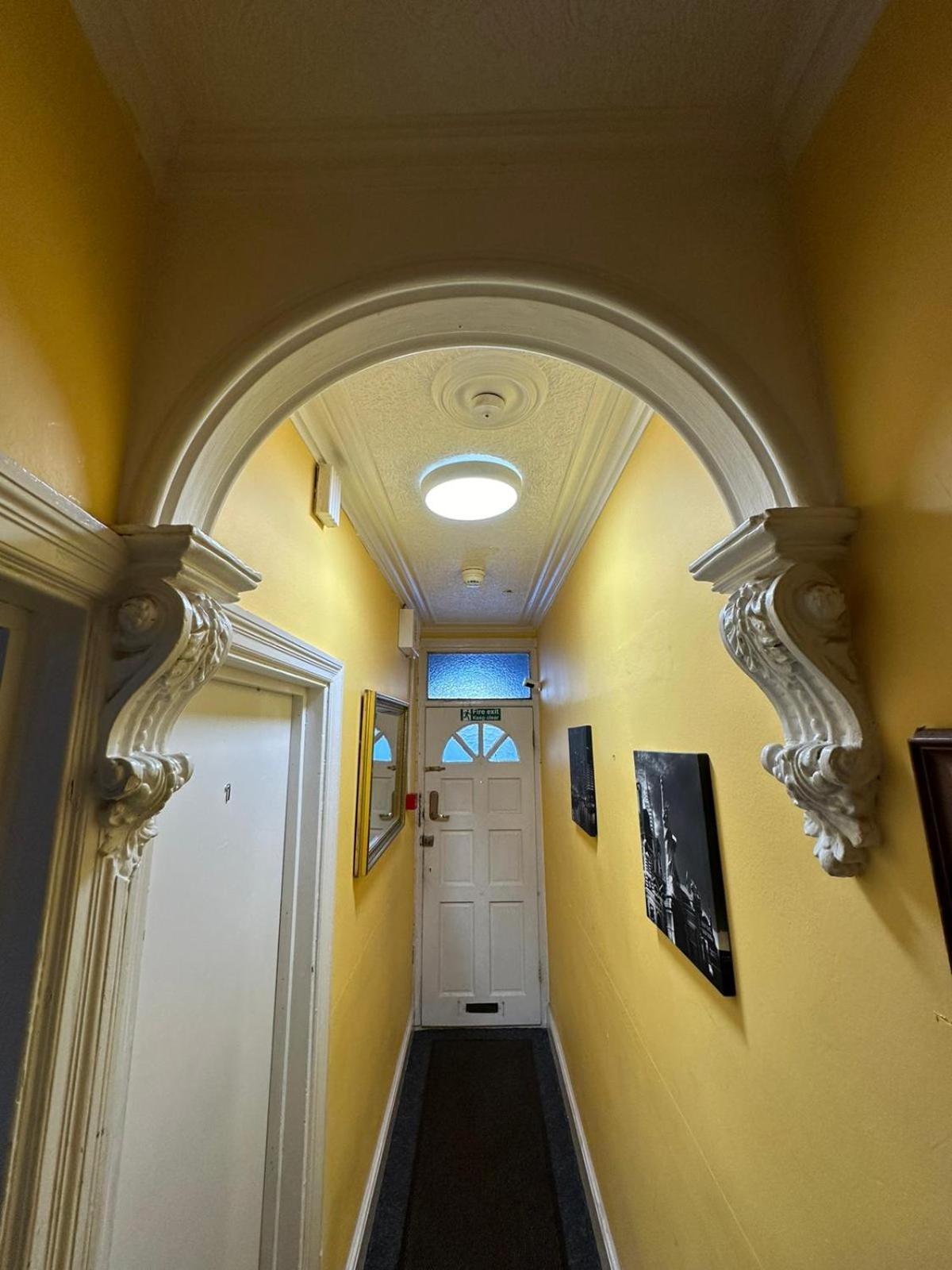 Luton Town House Near Airport Διαμέρισμα Εξωτερικό φωτογραφία