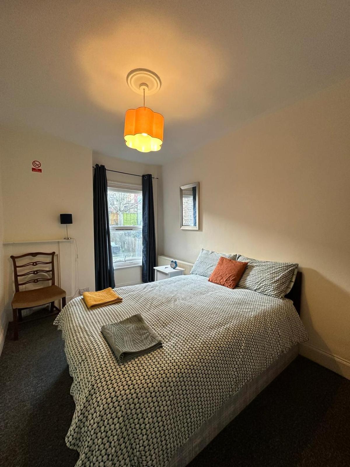 Luton Town House Near Airport Διαμέρισμα Εξωτερικό φωτογραφία